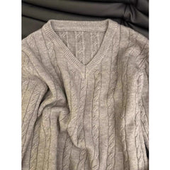 V-neck relaxed and elegant soft twisted knitted sweater