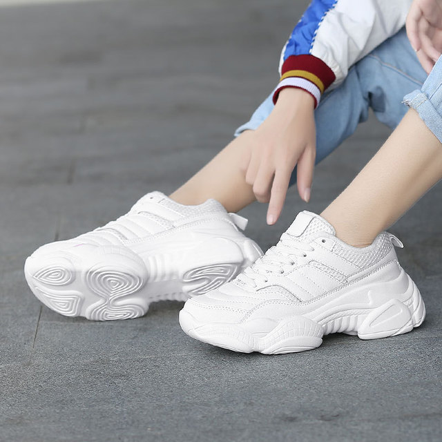 Star Oversized Tee + Baggy Sweatpants + Canvas Bag + wild Sneakers - fairypeony