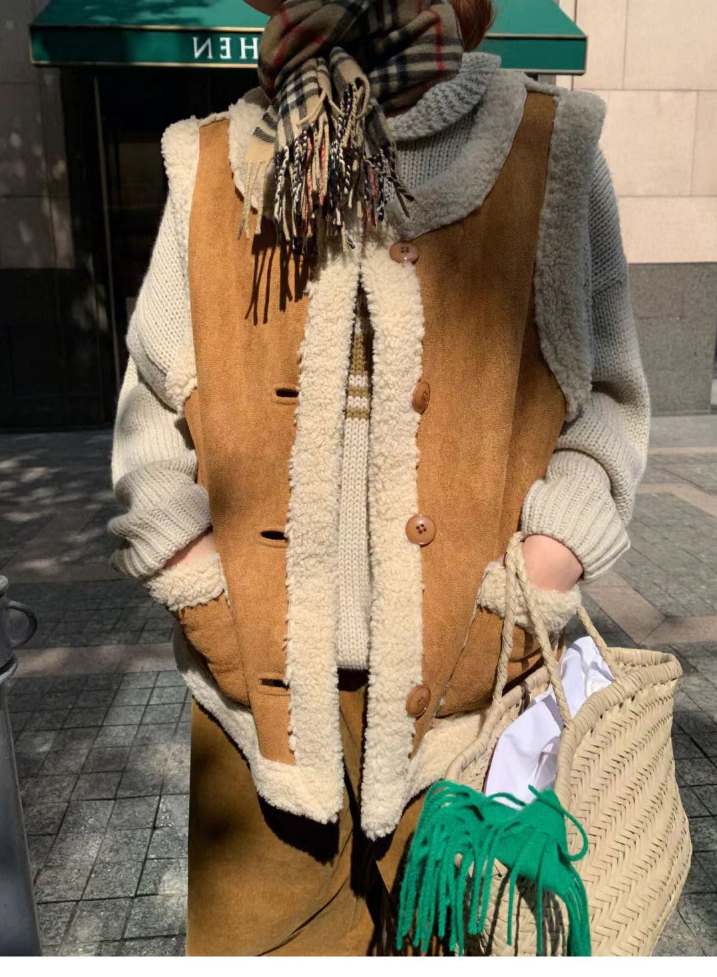 Reversible Lambswool Trim Sleeveless Jacket - fairypeony