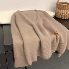 Women?s knitted pullover sweater