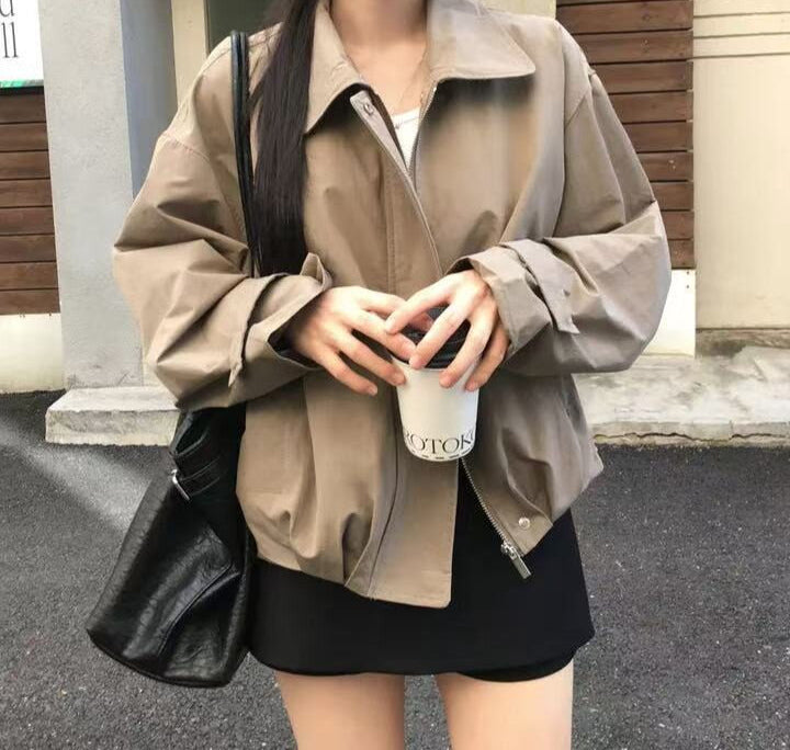 Lapel loose-fit short trench coat in Khaki, close view