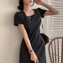 Square-neck fitted black dress - fairypeony