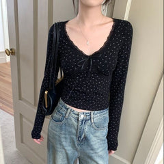 V-Neck Lace Patchwork Floral Long Sleeve Tee