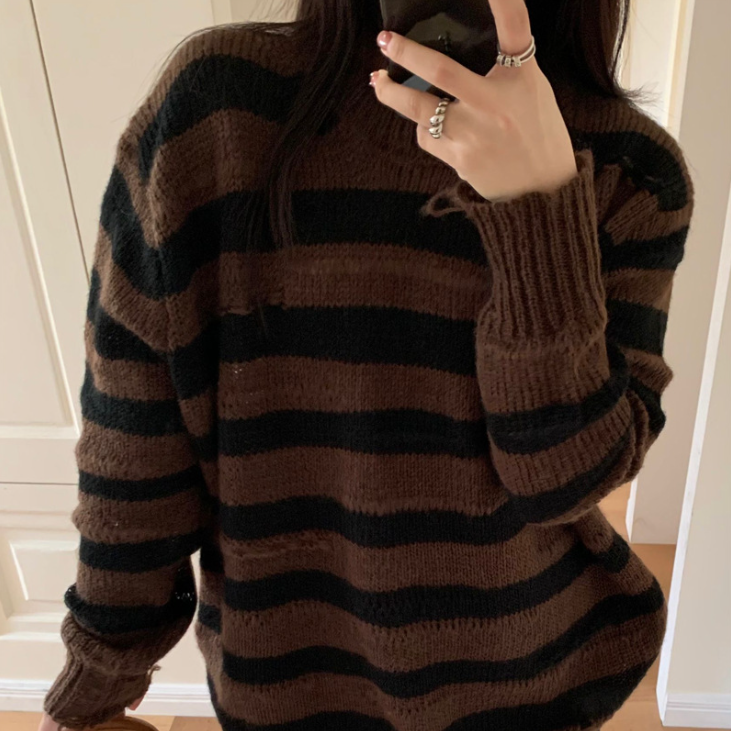 Vintage Round Neck 90s Striped Sweater - fairypeony