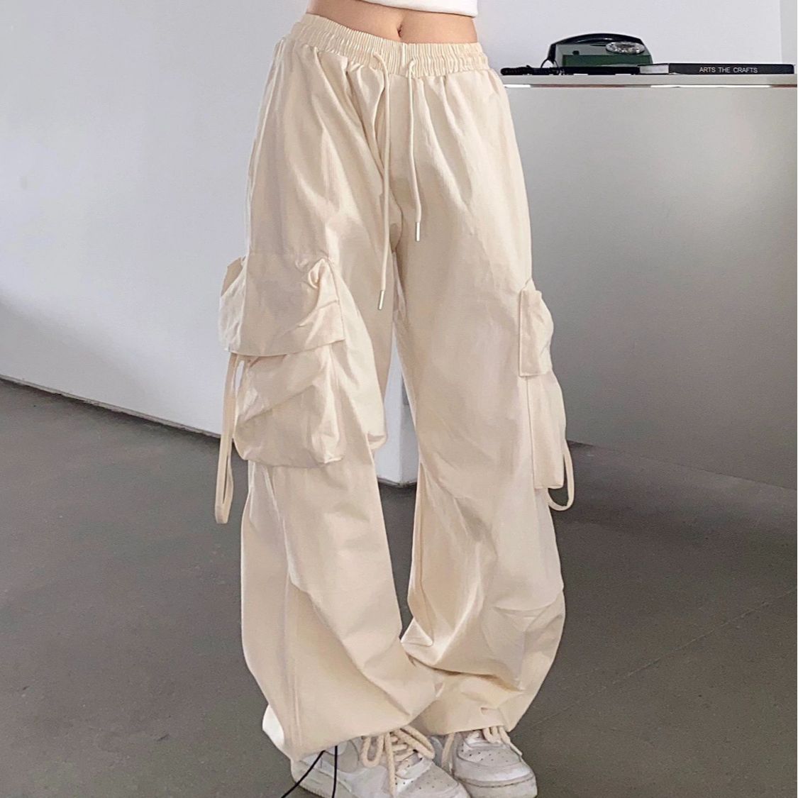 Multiple Pocket Bound Feet Cargo Pants - fairypeony