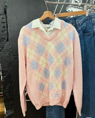 Pink diamond-shaped V-neck loose pullover sweater