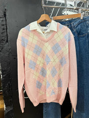 Pink diamond-shaped V-neck loose pullover sweater