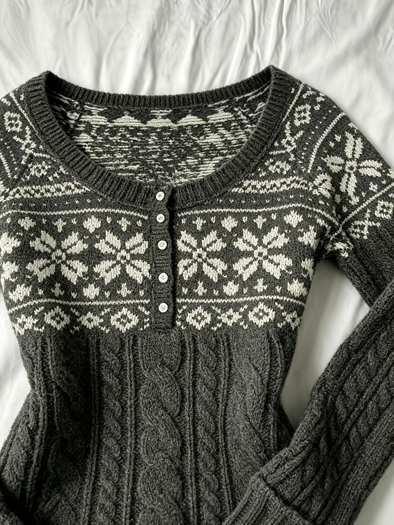 2000s Fair Isle Cable Knit Round-Neck Button Cardigan