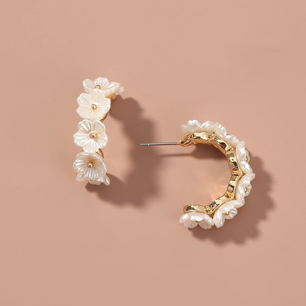 Resin White Flower Type C Stud Fashion, , women clothing, resin-white-flower-type-c-stud-fashion, , fairypeony