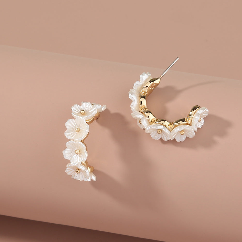 Resin White Flower Type C Stud Fashion, , women clothing, resin-white-flower-type-c-stud-fashion, , fairypeony
