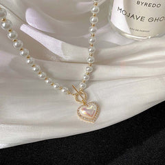 Aesthetic pearl necklace