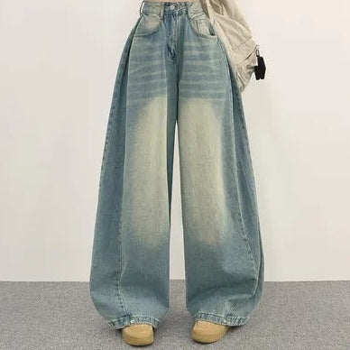 High waist wide-leg vintage washed jeans in light blue, front view