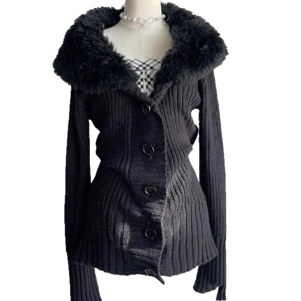 Women's knitted cardigan with a fur collar