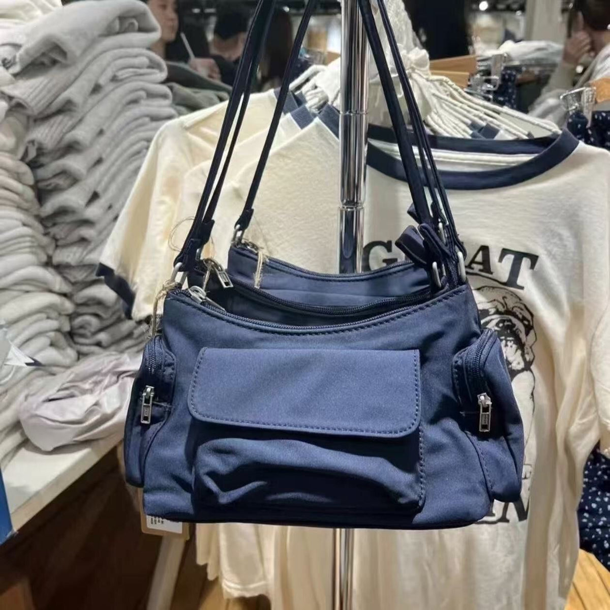 Casual solid-color shoulder bag