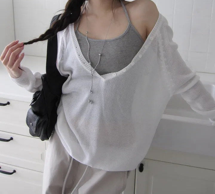 V-neck button knit top in Off-white