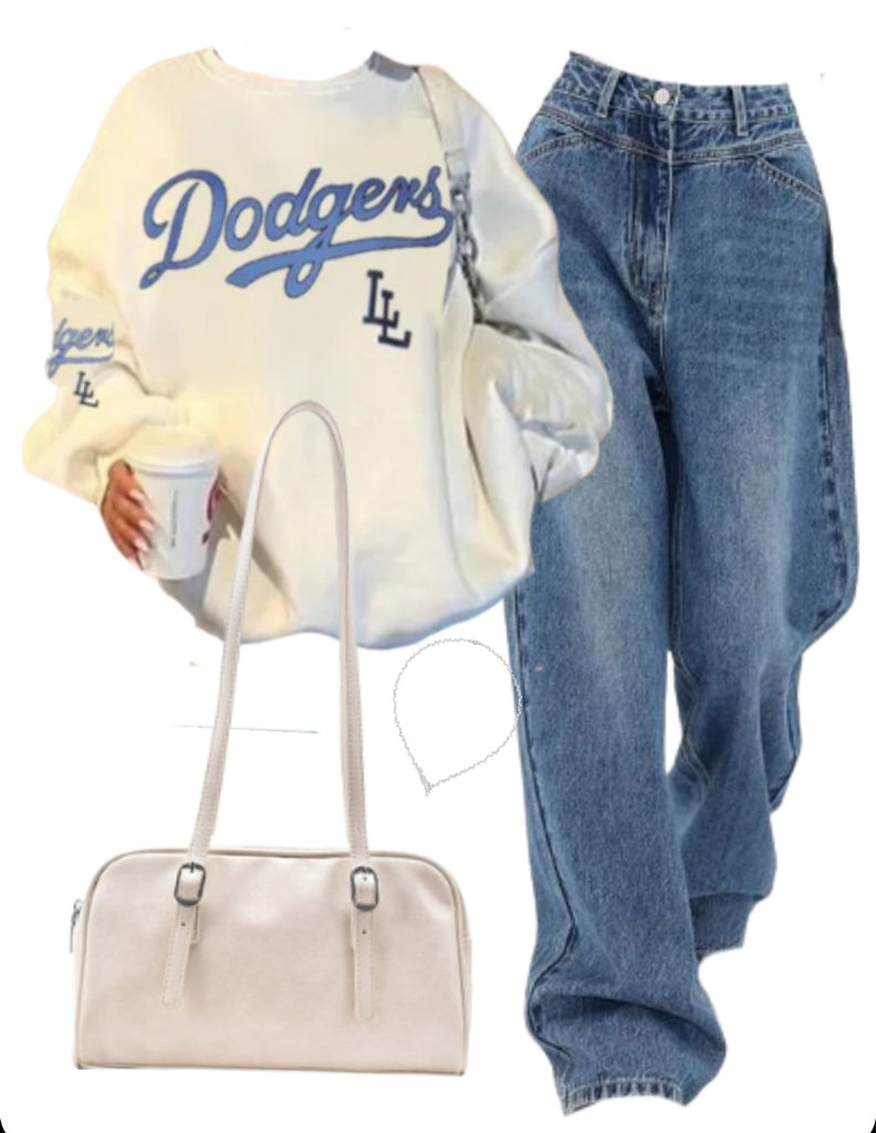 Oversized Sweatshirt + High Rise Boyfriend Jeans + Leather Shoulder Bag