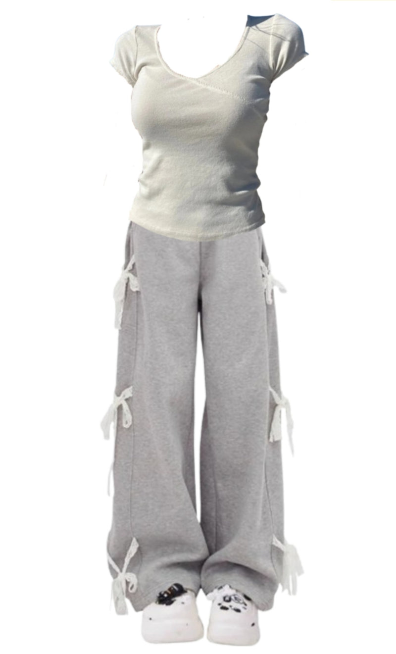 OOTD: Solid Color Short Sleeve Tee + Side Lace Bow Tie  Baggy Sweatpants