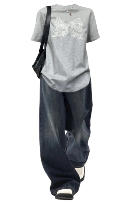 OOTD: Oversized Short Sleeve Tee + Vintage Blue 90s Boyfriend Jeans