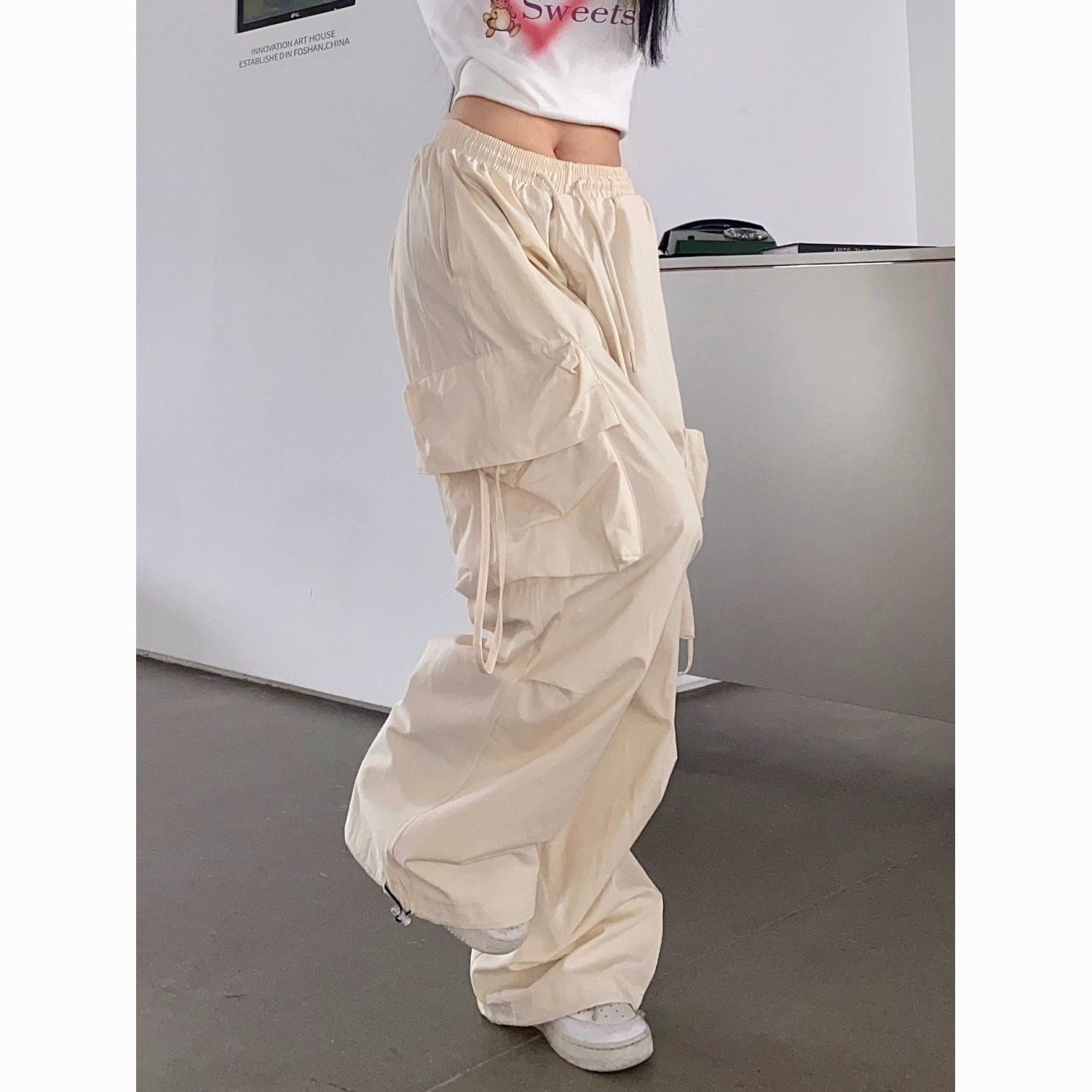 Multiple Pocket Bound Feet Cargo Pants - fairypeony