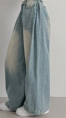Vintage washed wide-leg jeans in light blue, side view