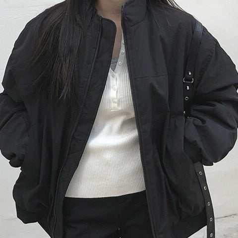 Stand-up collar pleated pilot sleeve padded jacket in black, front view