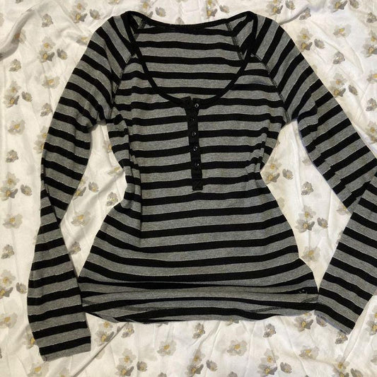 2000s Striped U-Neck Slim-Fit Long-Sleeve Top – Square Neck Button Tee in Black Gray S–L
