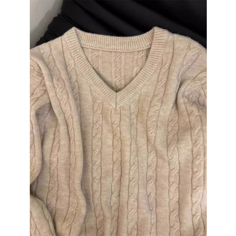 V-neck relaxed and elegant soft twisted knitted sweater