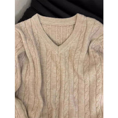 V-neck relaxed and elegant soft twisted knitted sweater