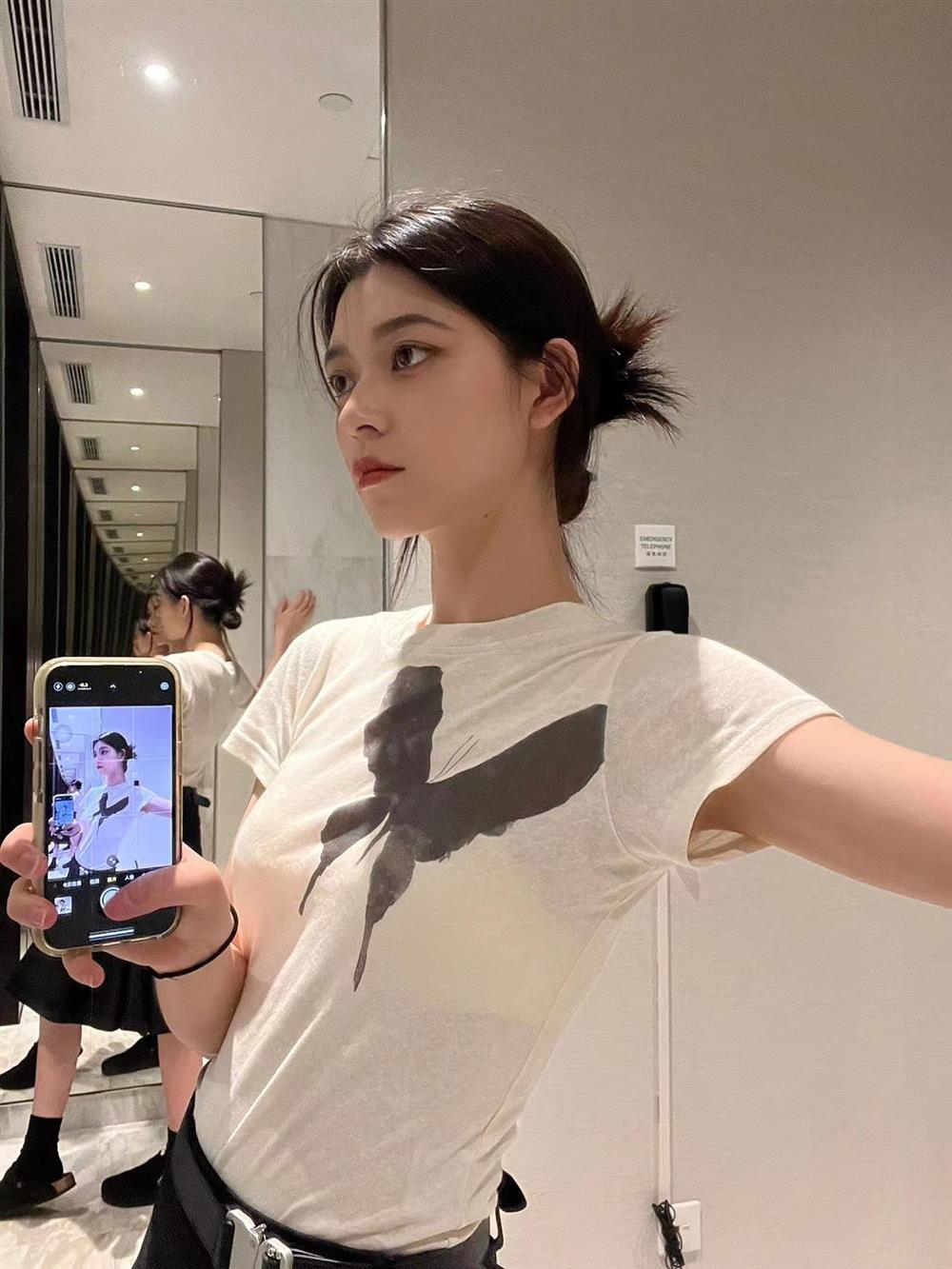 Short Sleeve Butterfly Graphic Tee - fairypeony