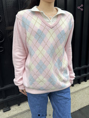 Pink diamond-shaped V-neck loose pullover sweater