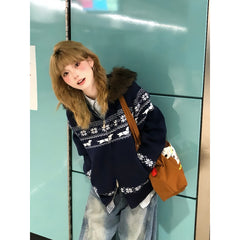 Women's knitted pullover with hood and collar