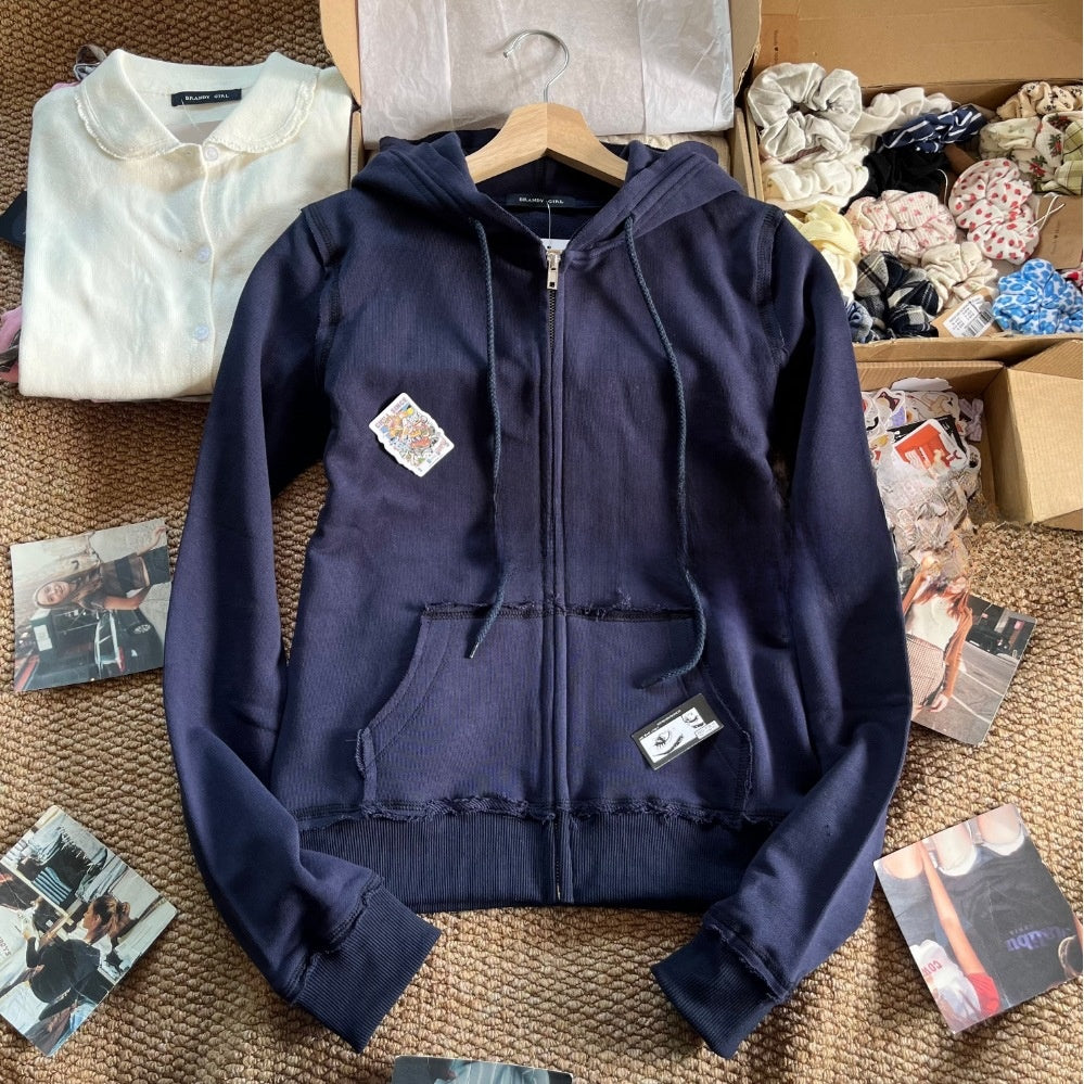 V-necked hoodie for girls