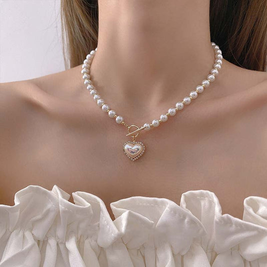 Aesthetic pearl necklace