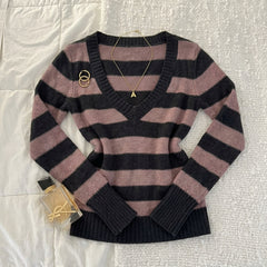 2000s Retro Striped V-Neck Slim Sweater – Dark Gray, Brown ; Lotus, S–L
