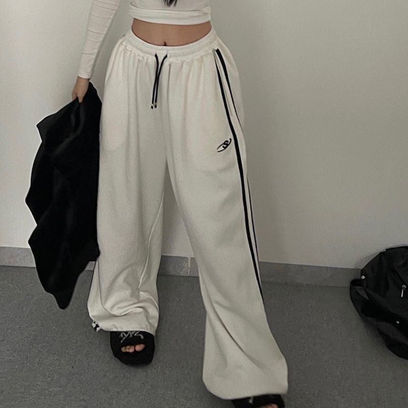 Piping Details Embroidery Logo Baggy Sweatpants