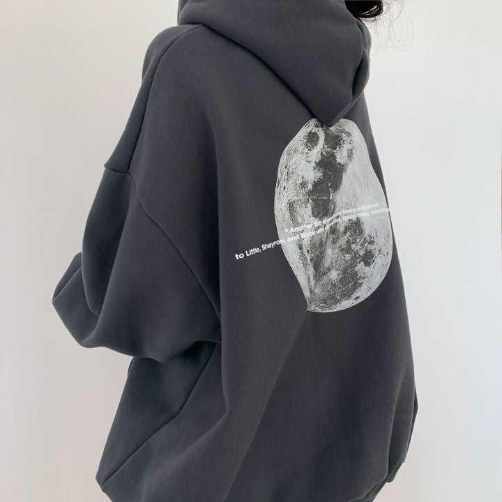 OOTD: Vintage Moon Pullover Hoodie + Baggy Sweatpants + Shoulder Bag