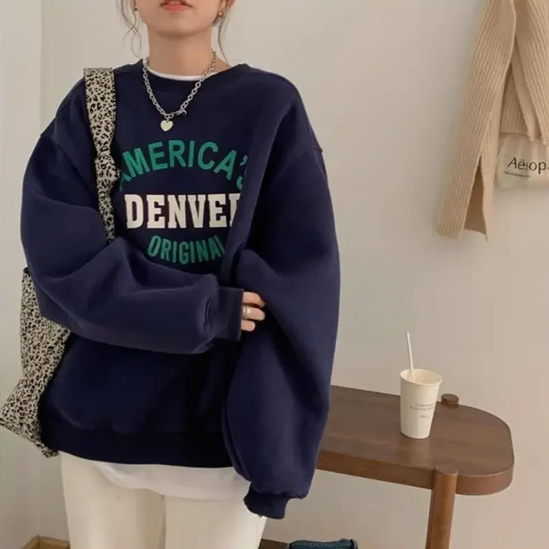 Vintage Round Neck Letter Embroidered Sweatshirt