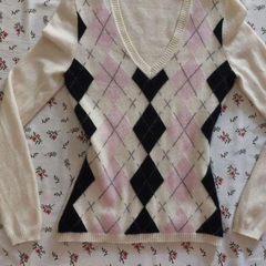 2000s Argyle Diamond Knitted Sweater – V-Neck Preppy Pullover in Pink S–L