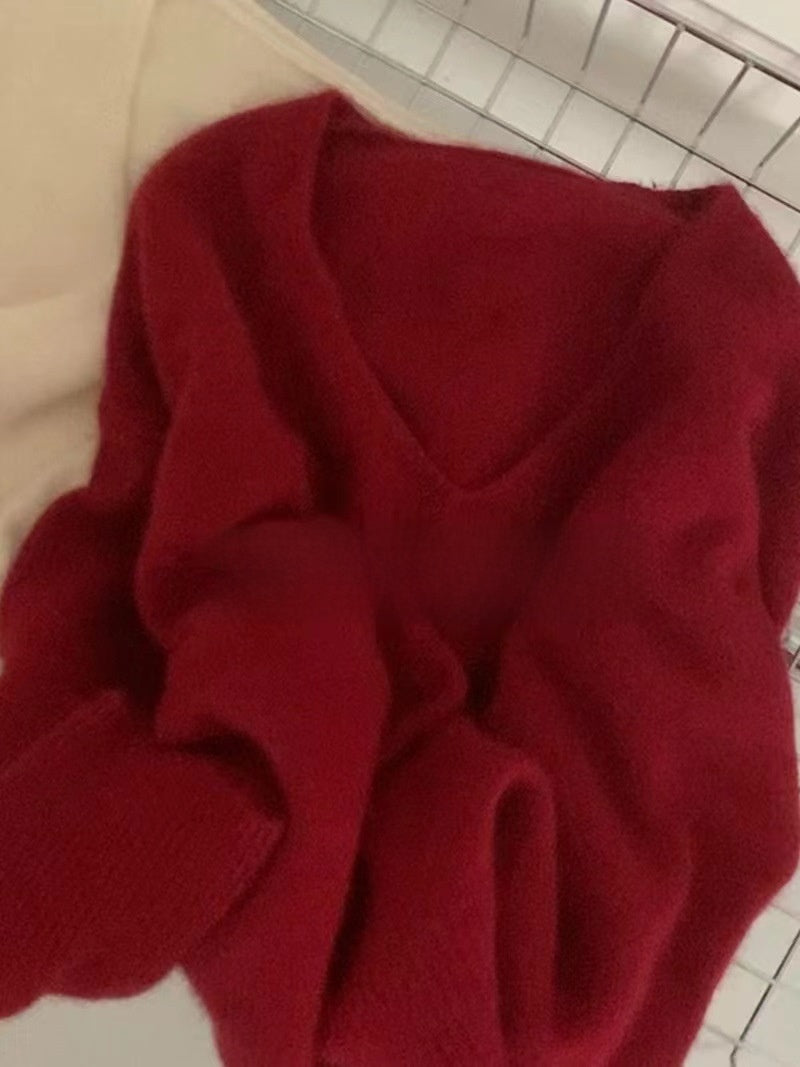 Women?s knitted pullover sweater