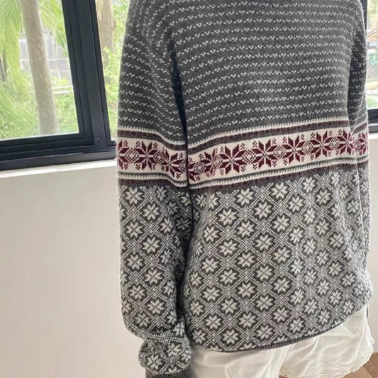 2000s Snowflake Grey Loose Pullover Knit Sweater – Fair Isle Nordic Pattern One Size